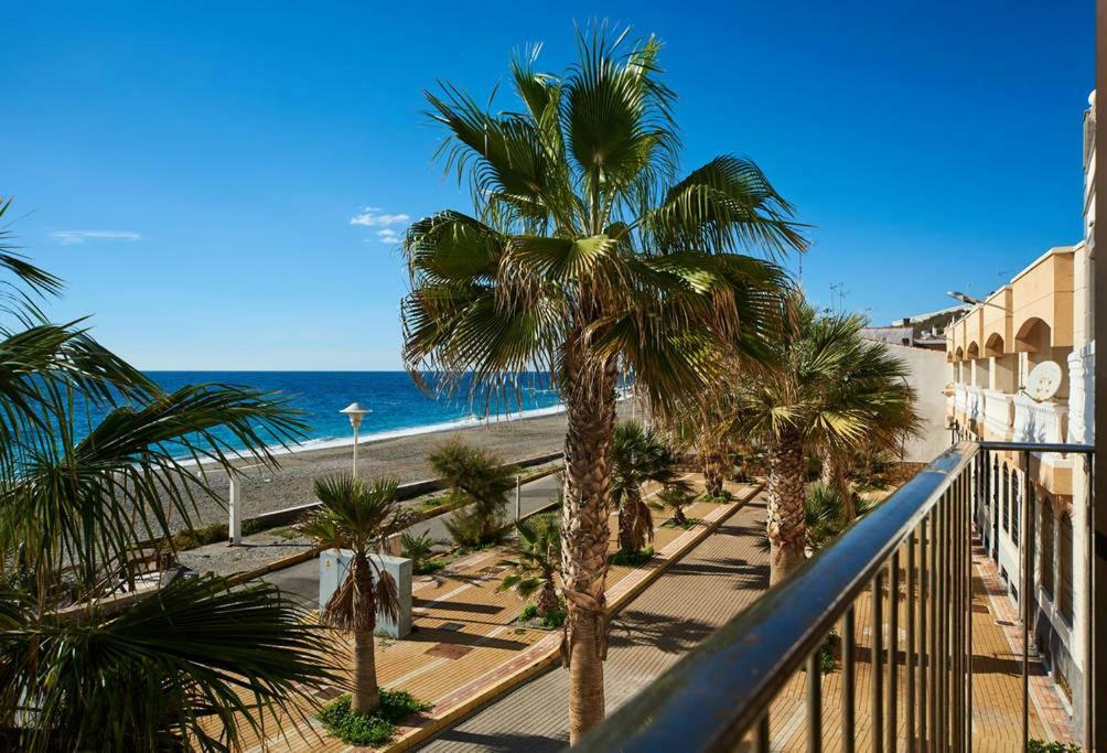 Casa De Sueno En La Playa Villa Adra Exterior photo